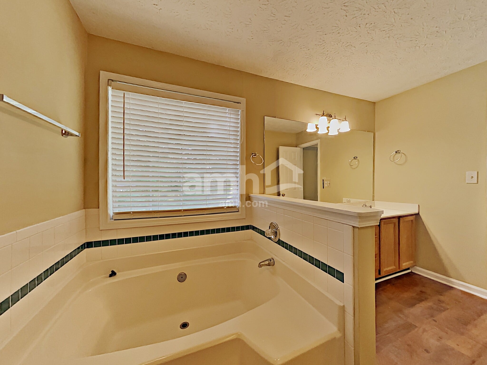 Building Photo - 570 Swan Creek Ct
