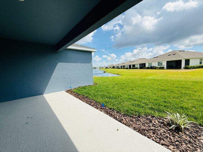 Building Photo - New built 4 bedroom 3 bath 3 car garage in Coddington Subdivision