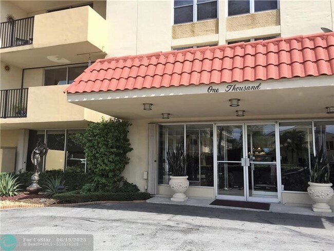 Building Photo - 1000 Spanish River Rd