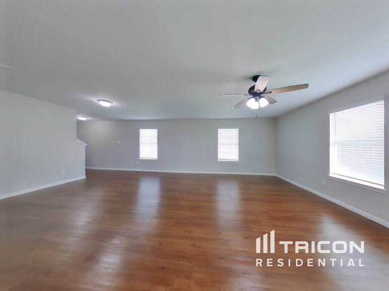 Building Photo - 21414 Jamals Way