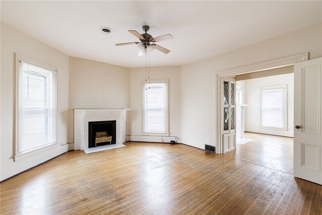 Building Photo - 18 Vick Park B