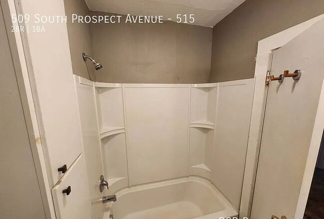 Building Photo - 509 Prospect Ave S