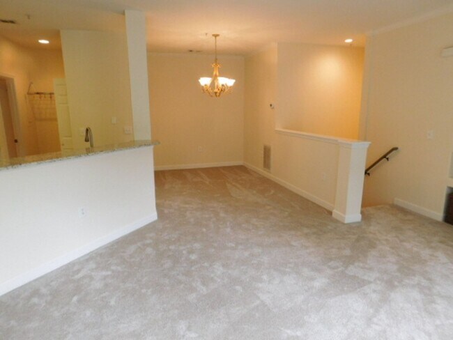 Building Photo - Two Bedroom Townhome In The Preserve