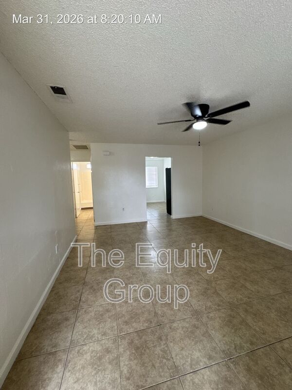 Building Photo - 527 S Garden St