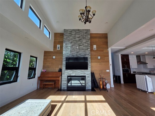 Building Photo - 915 S Rimpau Blvd