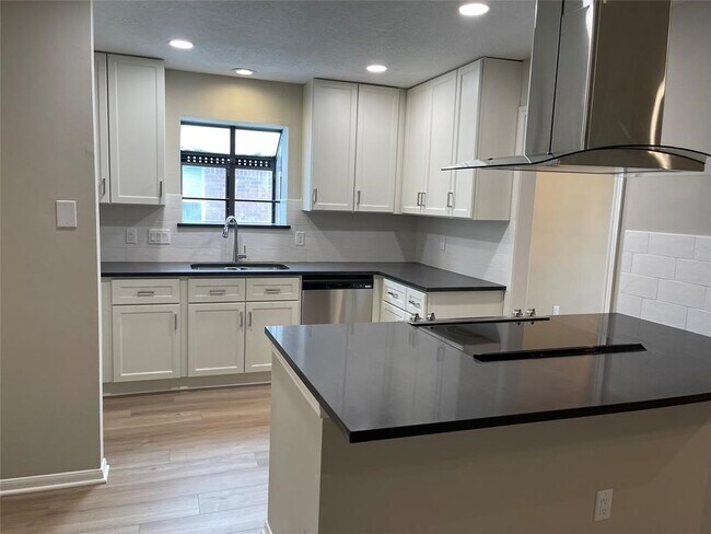 Building Photo - 1015 Cascade Creek Dr