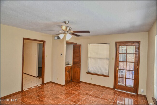 Building Photo - 11600 Casa View Dr