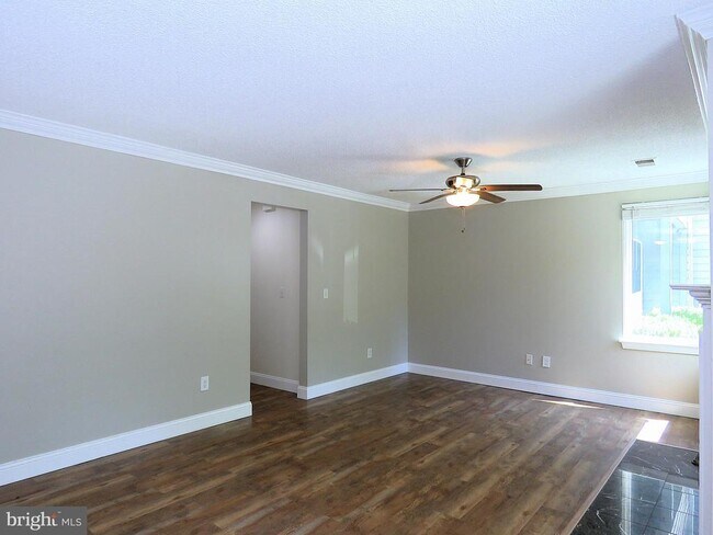 Building Photo - 11701 Summerchase Cir