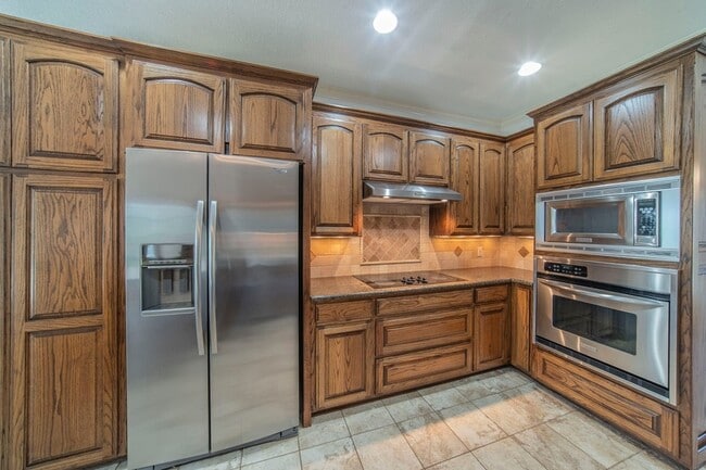 Building Photo - 190 Deer Creek Dr