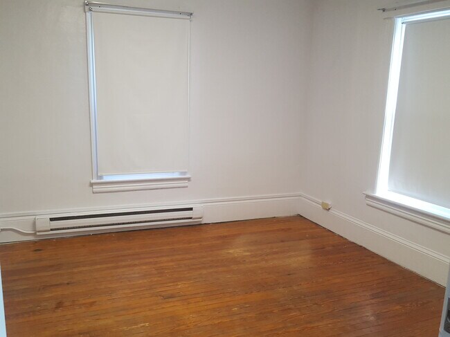 rm 3 - 402 S Burrowes St