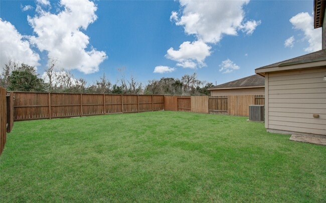 Building Photo - 8218 Hall View Dr