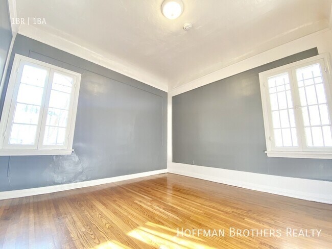 Building Photo - 351 N Sierra Bonita Ave