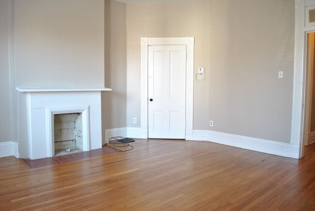 Building Photo - W King Ave 101-101.5 MLR