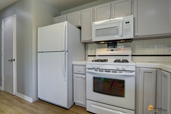 Building Photo - 4701 Grumman St