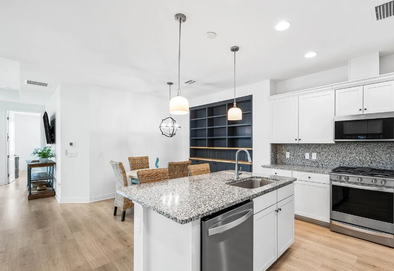 Building Photo - 8570 Island Breeze Ave