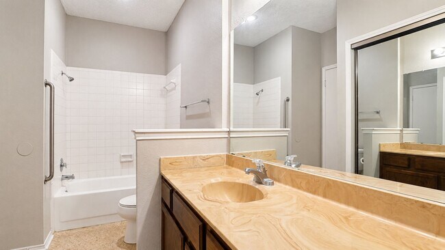 Building Photo - Northwest San Antonio Rental - 3/2 - Near SeaWorld, Alamo Ranch & Lackland AFB