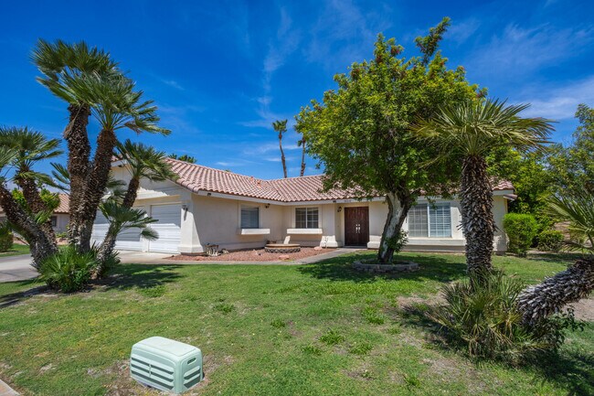 Building Photo - 44210 Mariposa Ct