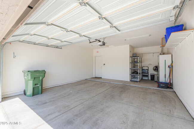 Building Photo - 1412 N Desert Willow St