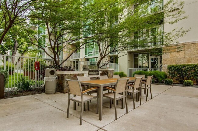 Building Photo - 1600 Barton Springs Rd