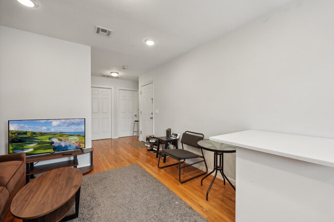 Building Photo - 240.5 South St