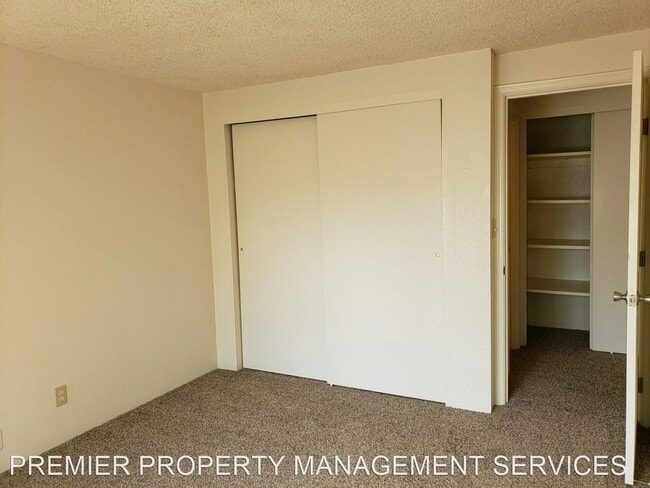 Building Photo - 700 1st St