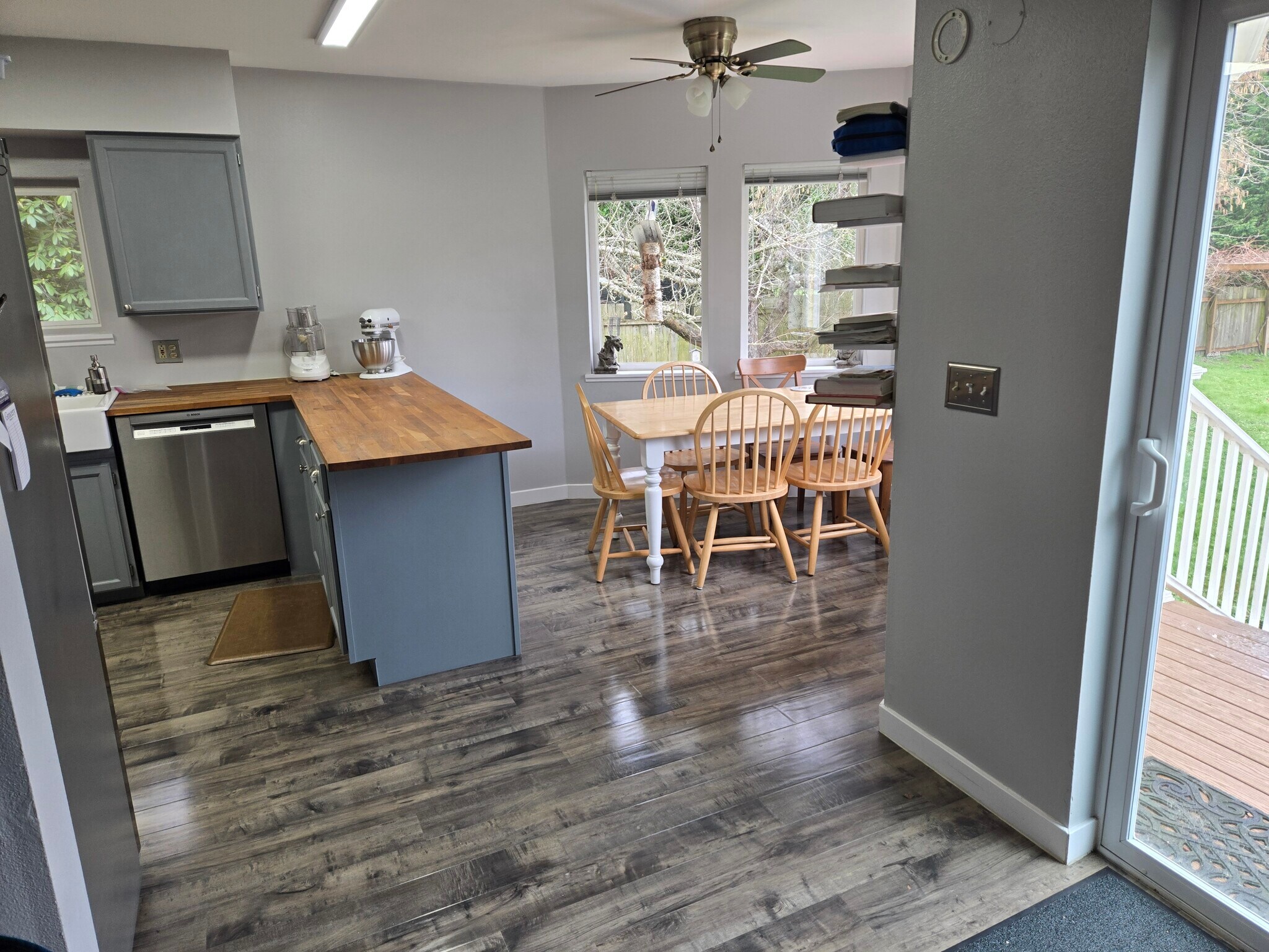 Dinette - 1228 S 3rd St