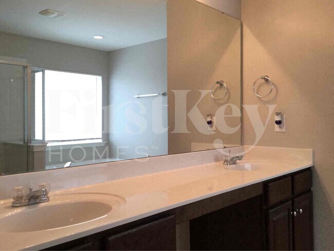 Building Photo - 127 Colville Rd