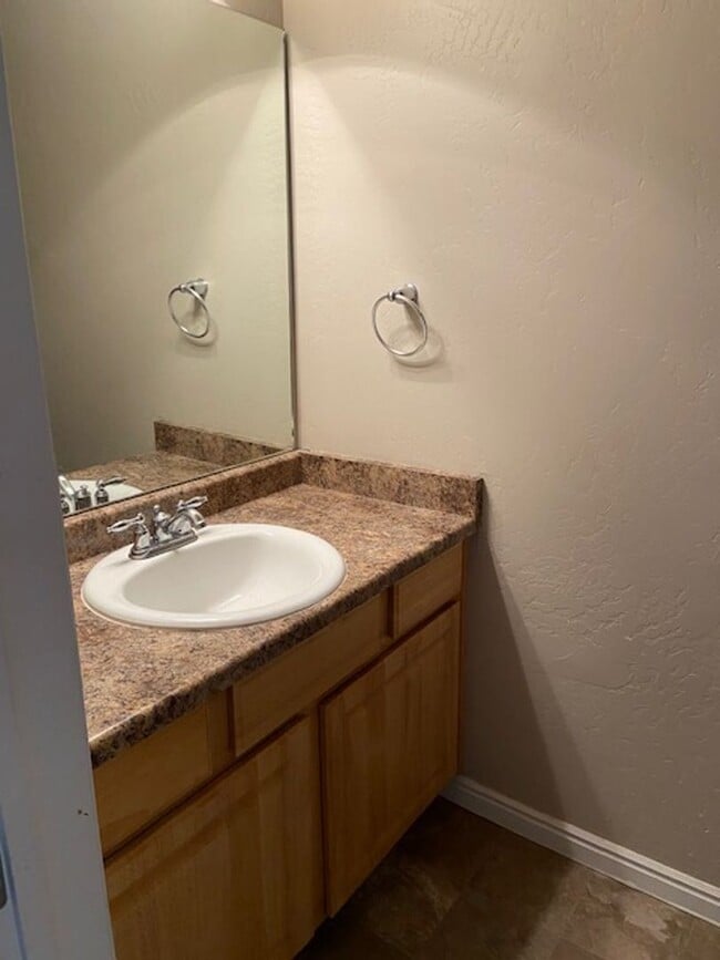 Building Photo - West Park #10