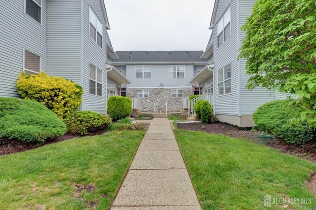 Building Photo - 144 Keswick Dr