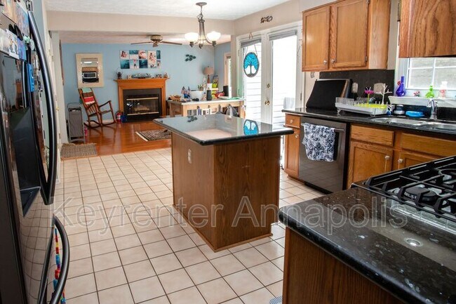Building Photo - 2807 Chapman Ct