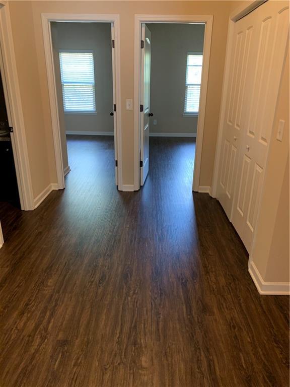 Building Photo - 549 Oakside Pl