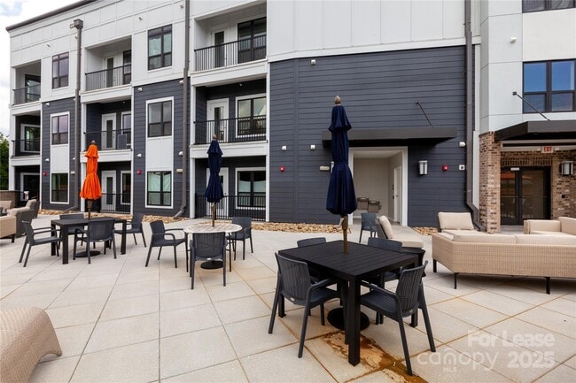 Building Photo - 3630 N Davidson St