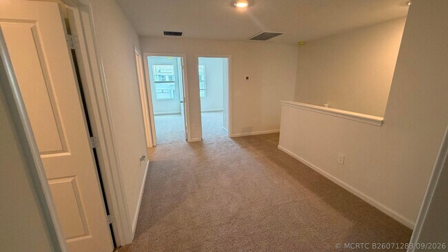 Building Photo - 651 Salisbury Cir