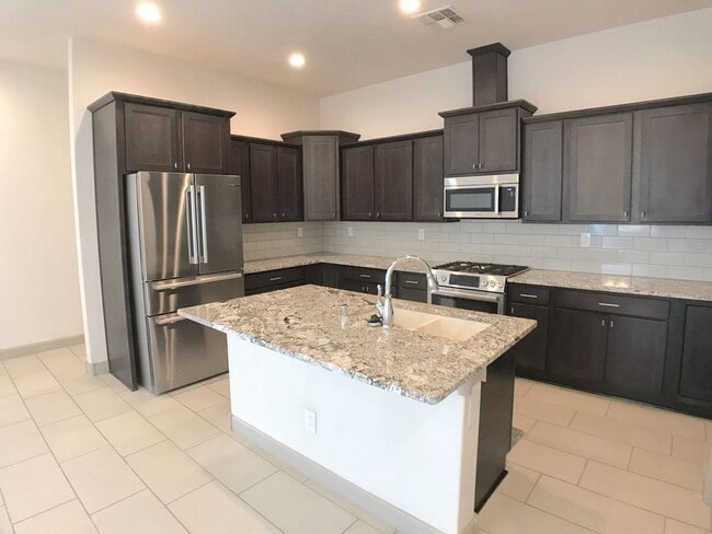 Building Photo - Gorgeous Los Lunas 3 Bedroom! Open layout! Tons of space. Built in 2021