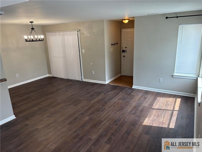 Building Photo - 904 Gregorys Way
