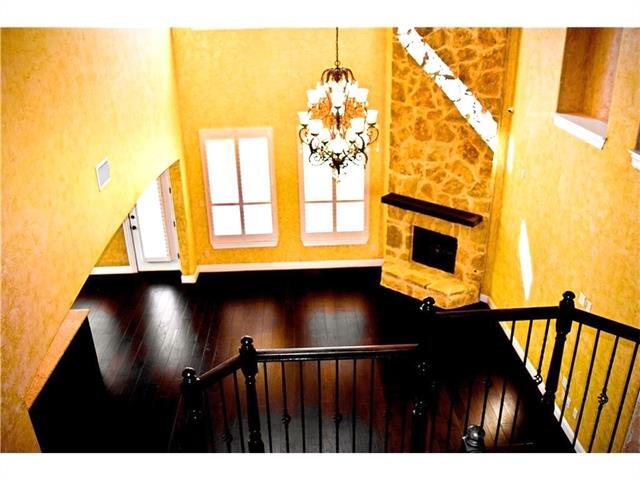 Building Photo - 115 Oakwood Ln