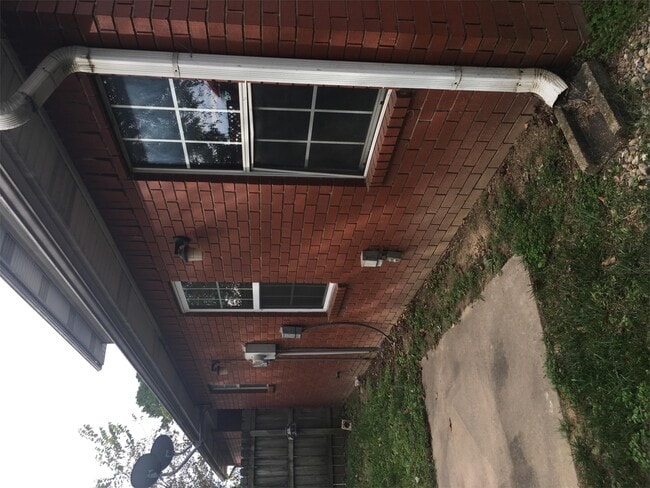 Building Photo - 111 Fox Run Pl