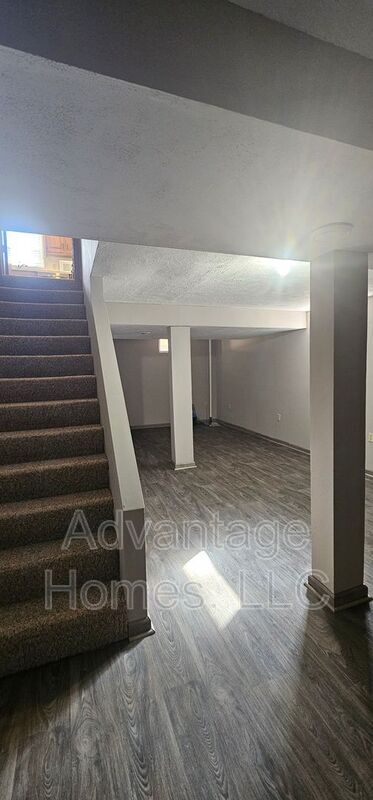 Building Photo - 11905 W 117th Terrace