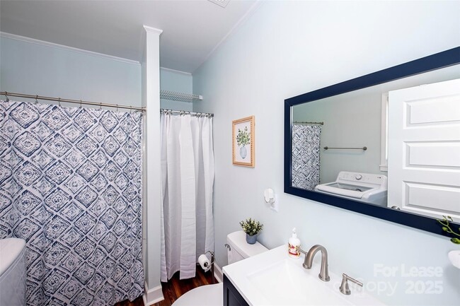 Building Photo - 1525 Perfection Ave