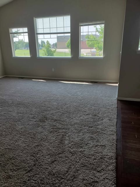 Building Photo - 706 Finch Dr