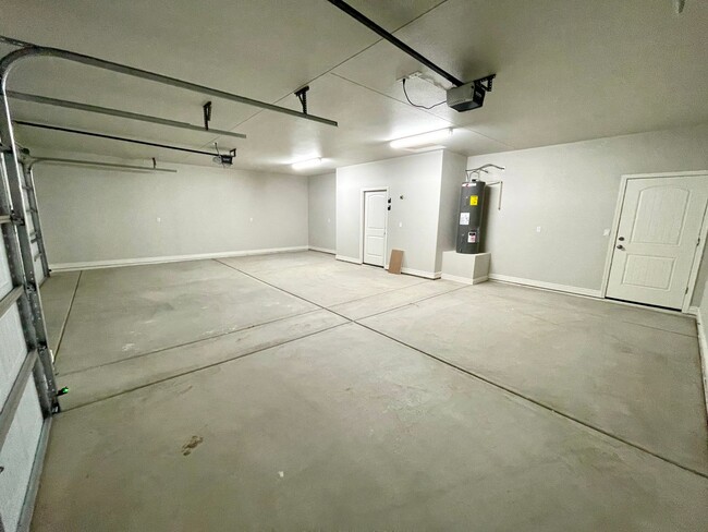 Building Photo - Beautiful 2024 Built 3 Bedroom 2 Bath Home...