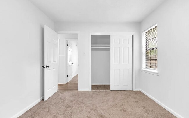 Building Photo - 2919 Normandy Dr