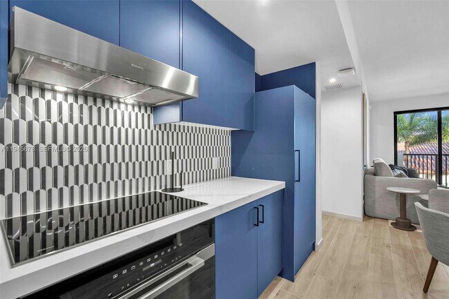 Building Photo - 4220 Laguna St