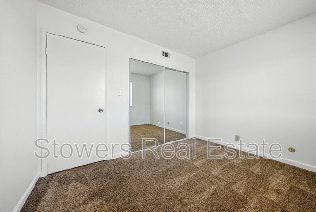 Building Photo - 7284 Brighton Dr