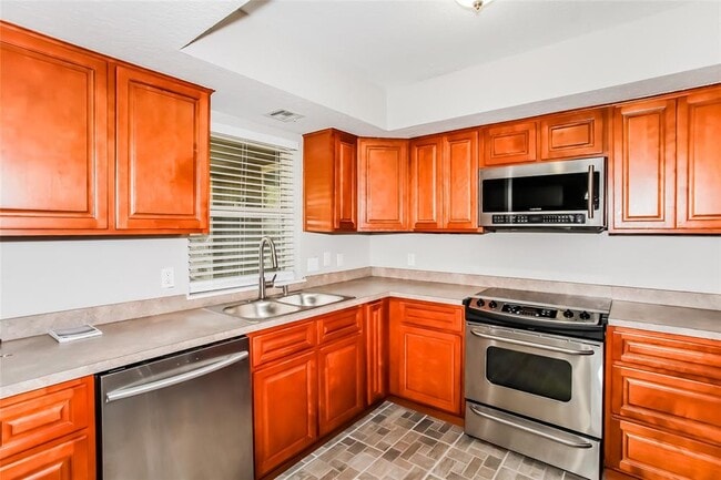 Building Photo - 2837 Green Canyon Dr