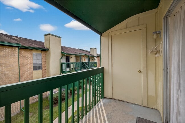 Building Photo - 1516 Bay Area Blvd