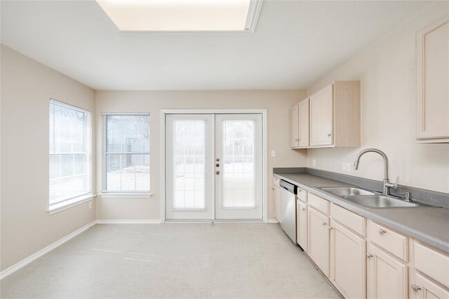 Building Photo - 11412 Kingsgate Dr