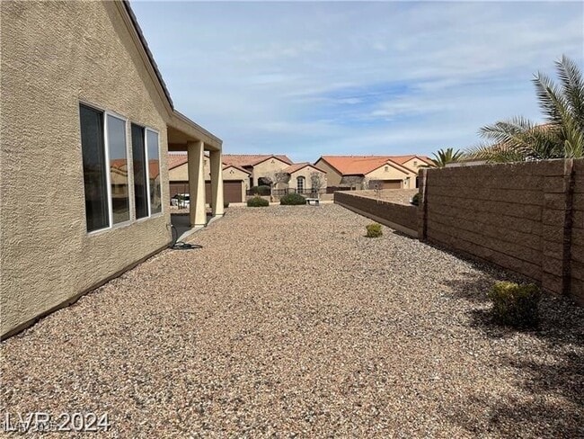 Building Photo - 2084 Clearwater Lake Dr