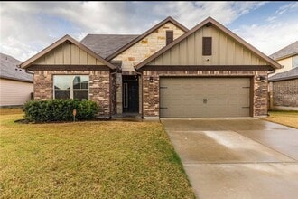 Building Photo - 8219 Quiet Hollow Dr