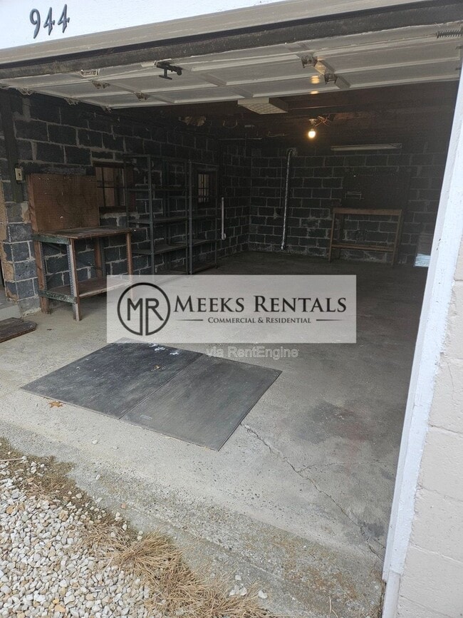 Building Photo - 944 Florida St